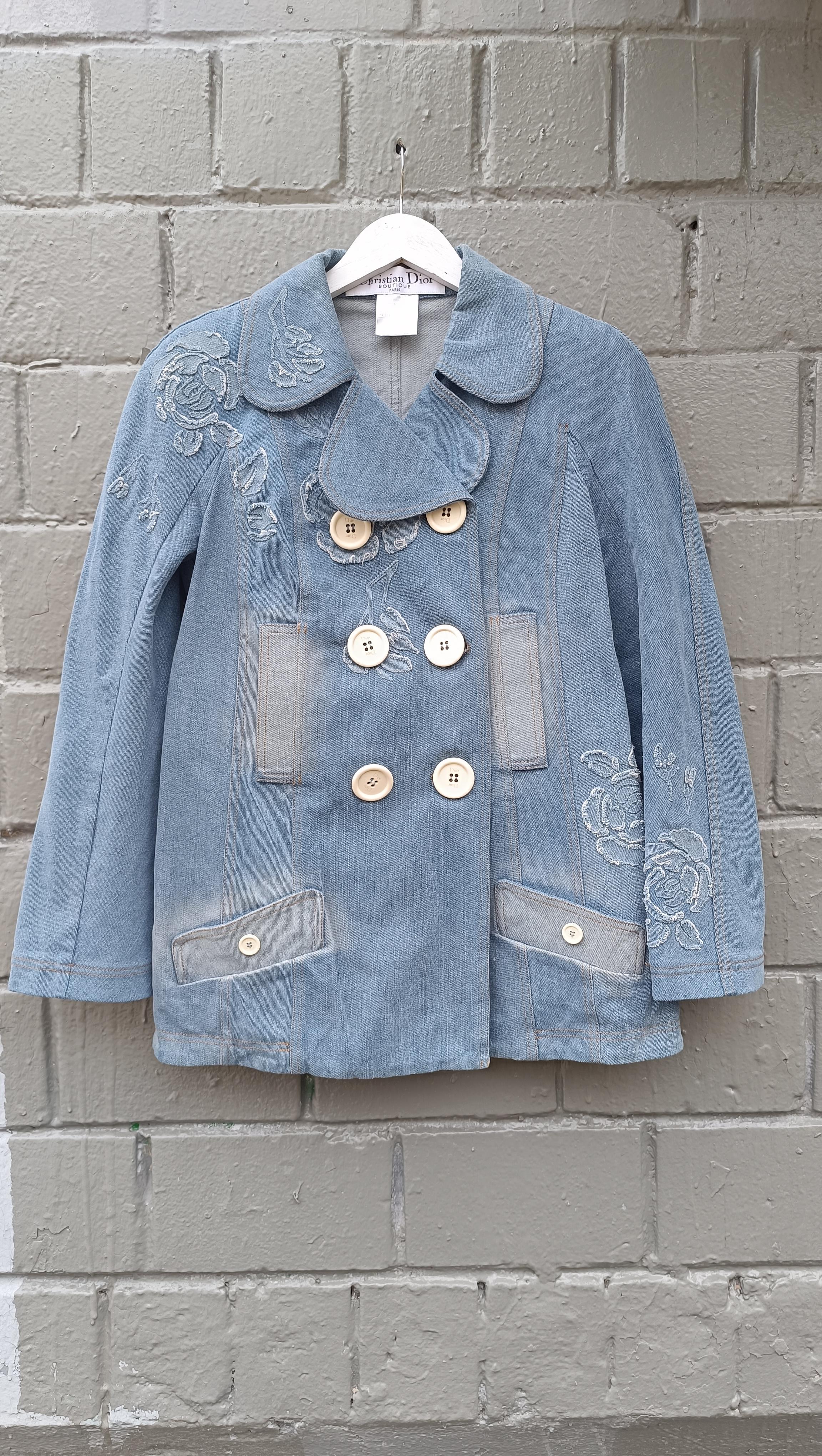 SS 2005 Christian Dior & Galliano denim jacket SZ 42 FR US 10 46 IT

John Galliano for Christian Dior
Collection: Spring / summer 2005
Christian Dior style: 5A12127021
Country of production: Italy
Marked Size: 42 FR US 10 46 IT

I present to you an