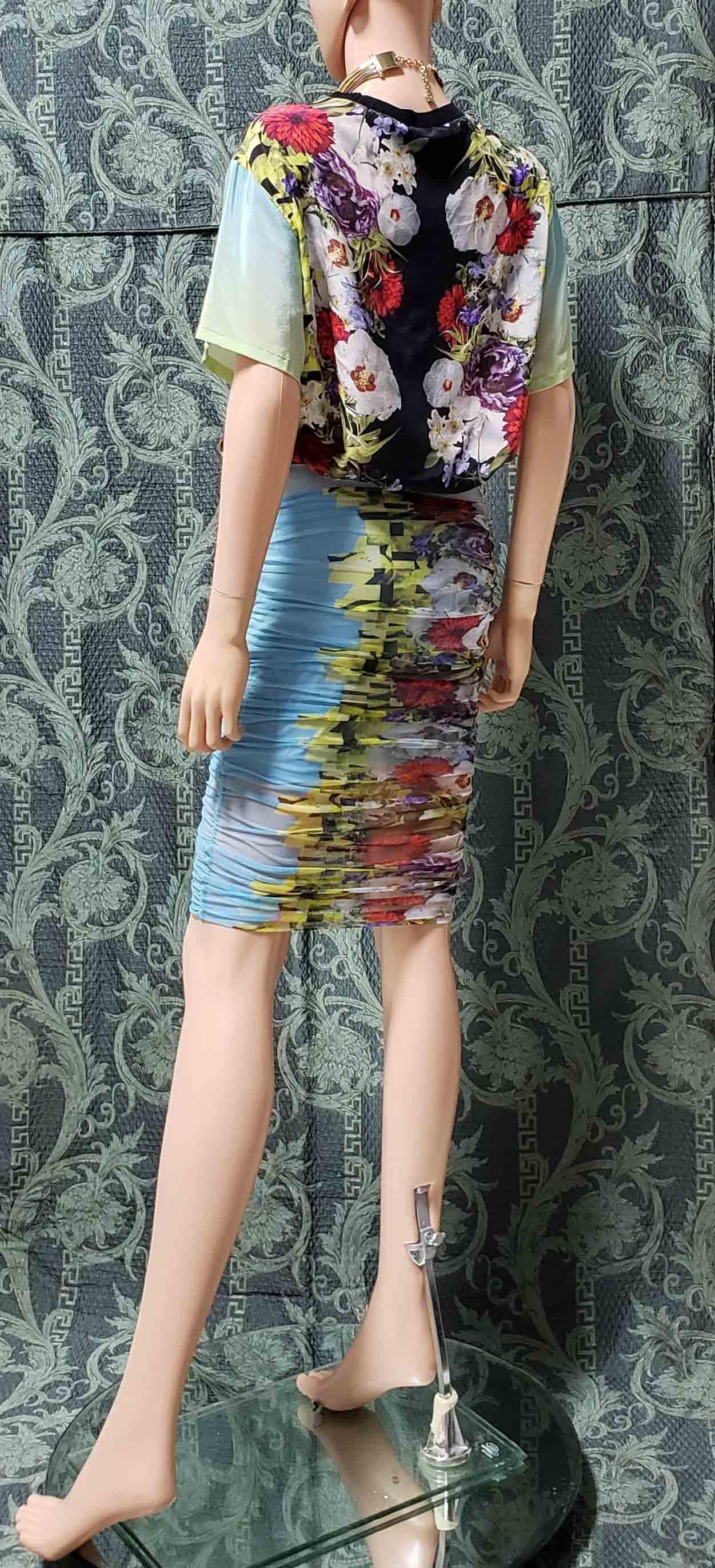 SS 2014 l# 28 VERSACE FLORAL SILK PRINTED STRETCH MESH SKIRT DRESS-Y SUIT 38 For Sale 2