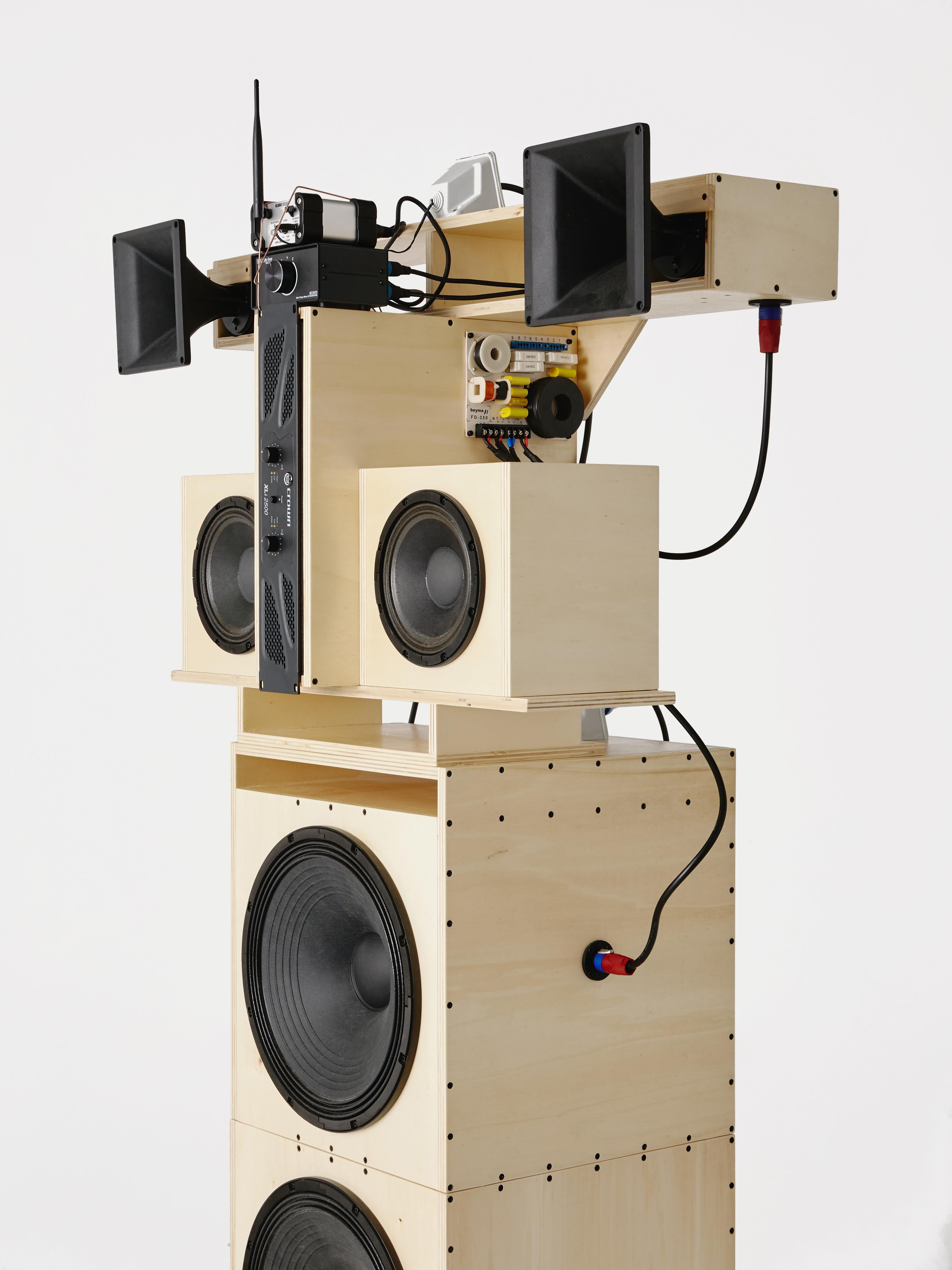 Sound System 3, also known as 'La Niña', is a piece that forms part of the collection SS. The sustainably grown reclaimed plywood (Europe) originates from the 2021 exhibition 'Materia Gris' in Centro Centro Cibeles, Madrid. After this exhibition, it