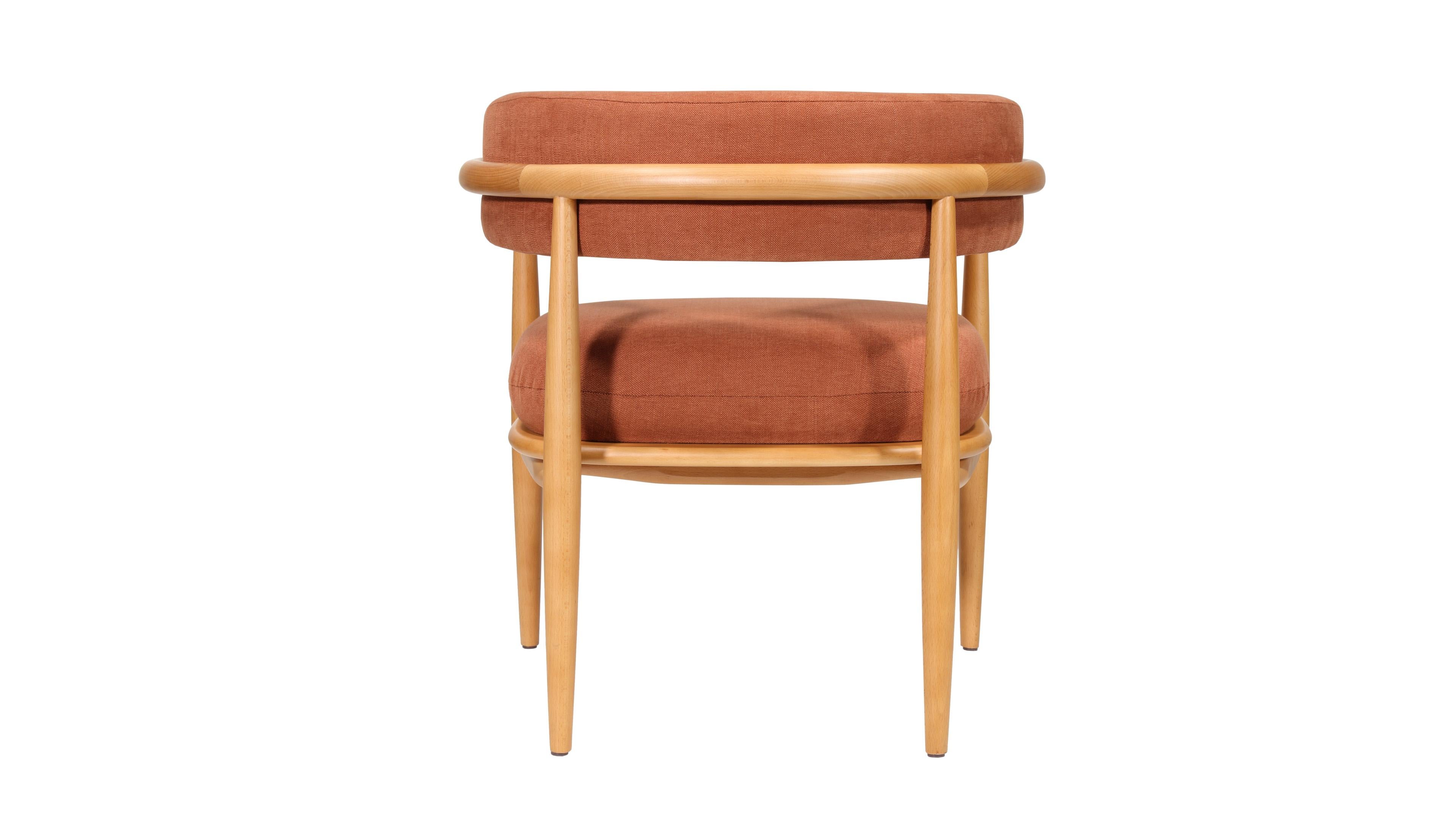 Sillón SS1: Respaldo curvo y confort intemporal en madera en venta 4