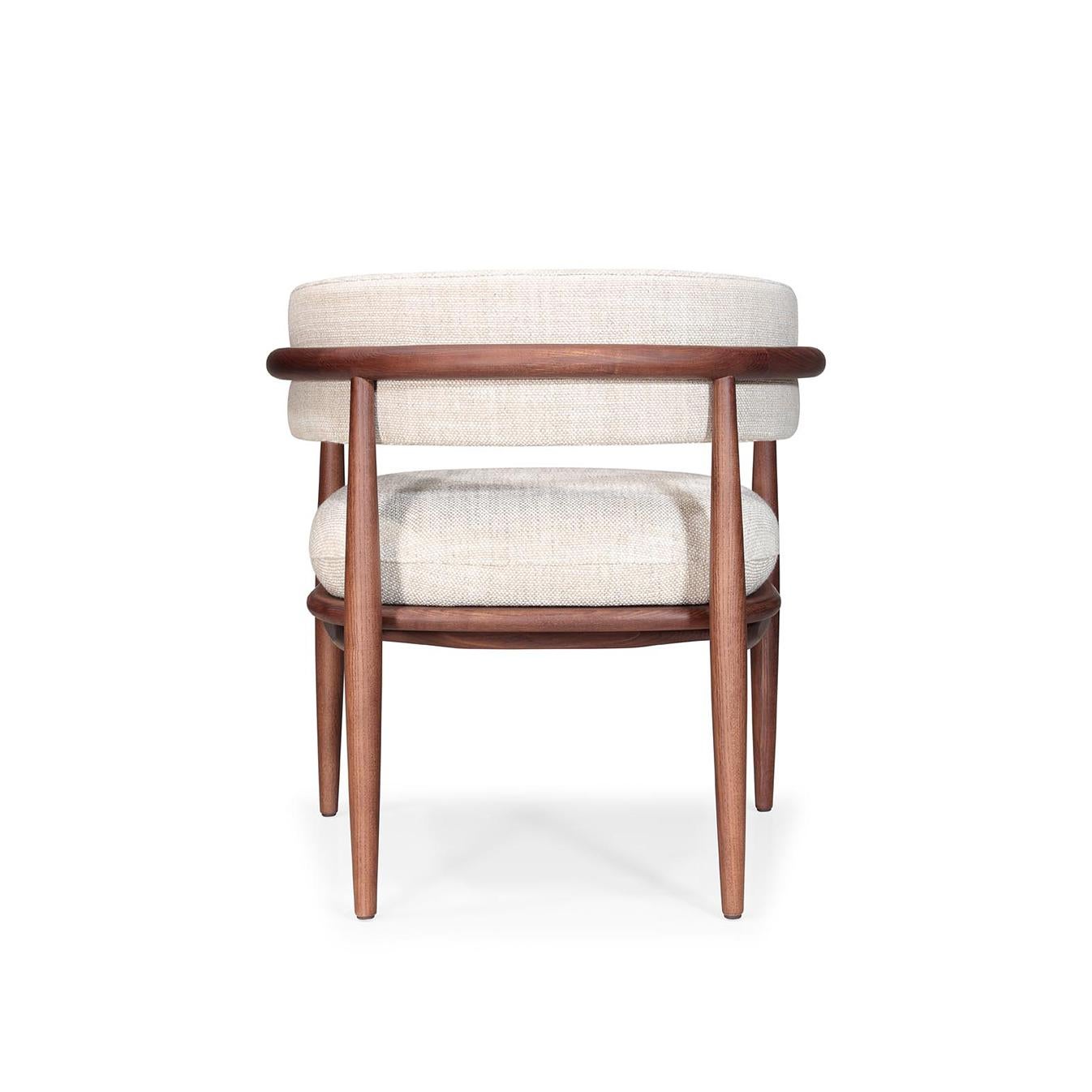 Sillón SS1: Respaldo curvo y confort intemporal en madera en venta 1