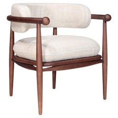 SS1 Armchair: Curved Back and Timeless Comfort in Wood