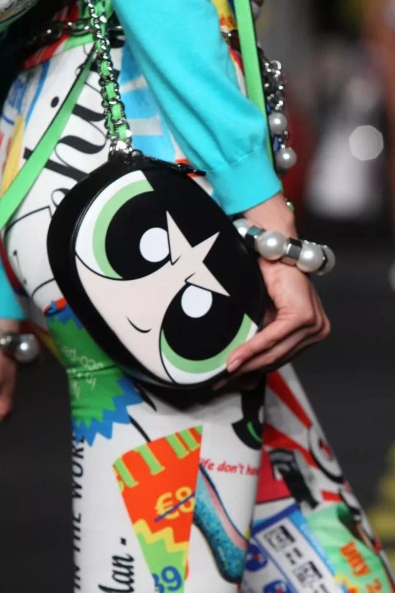 *¡Artículo raro muerto!*

MOSCHINO COUTURE

SS16 MOSCHINO Bolsa Negra Verde Chicas Superpoderosas

Colección SS16 de Jeremy Scott



¡SÚPER BONITO!

¡¡¡100% Auténtico!!!



Estado: Nuevo con etiquetas

Color: Verde/Negro

Patrón: