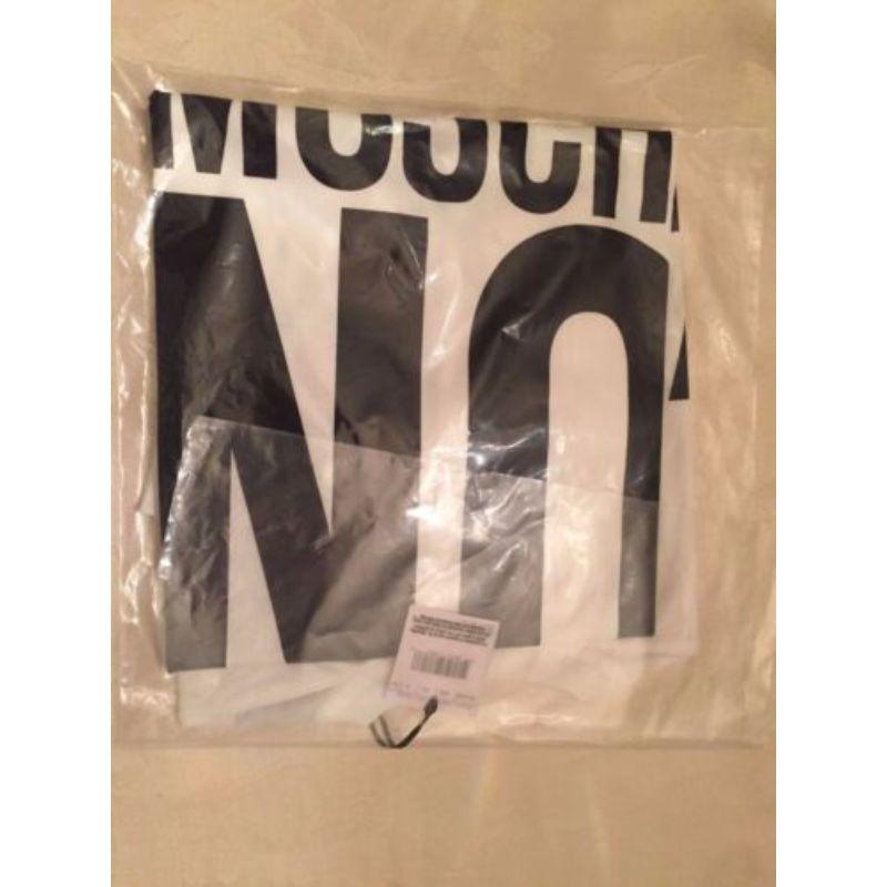 SS17 Moschino Couture Jeremy Scott JustSayMoschino Weiß-Schwarzes T-Shirt aus Baumwolle im Angebot 1