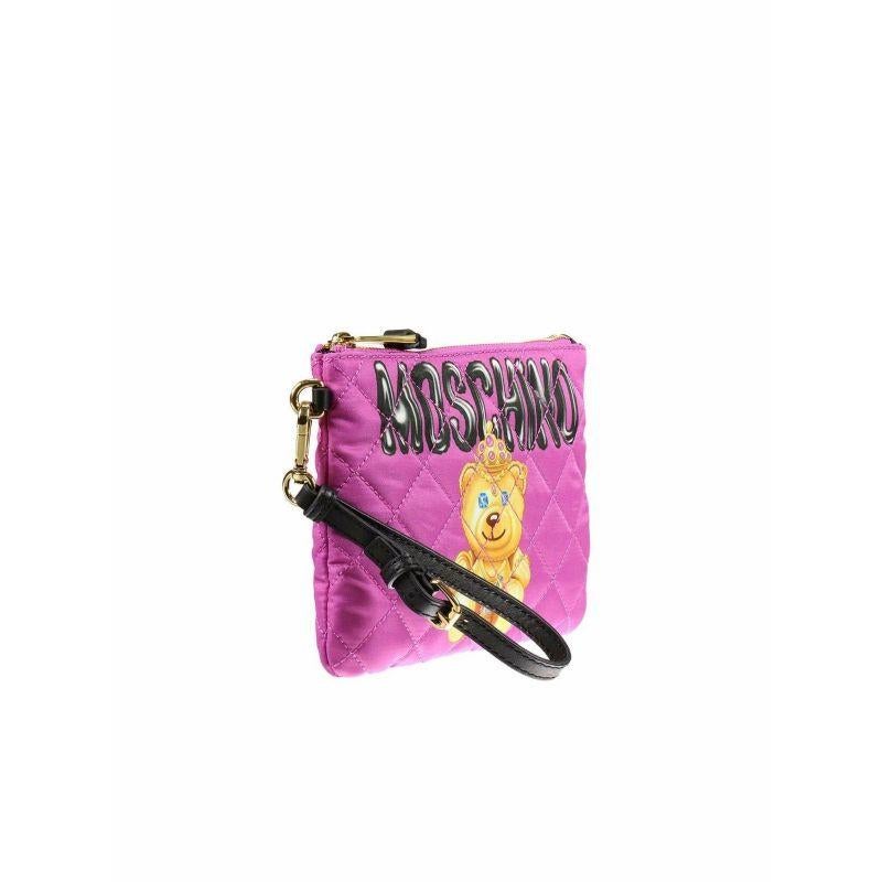 SS17 Moschino Couture Jeremy Scott Teddy Bear Princess Quilted Pink Mini Clutch

Additional Information:
Material: Nylon
Color: Pink/Multi-color
Pattern: Ready to Bear, Colorful Teddy Bear Print
Style: Clutch   
Dimension: 9 W x 1.5 D x 8 H