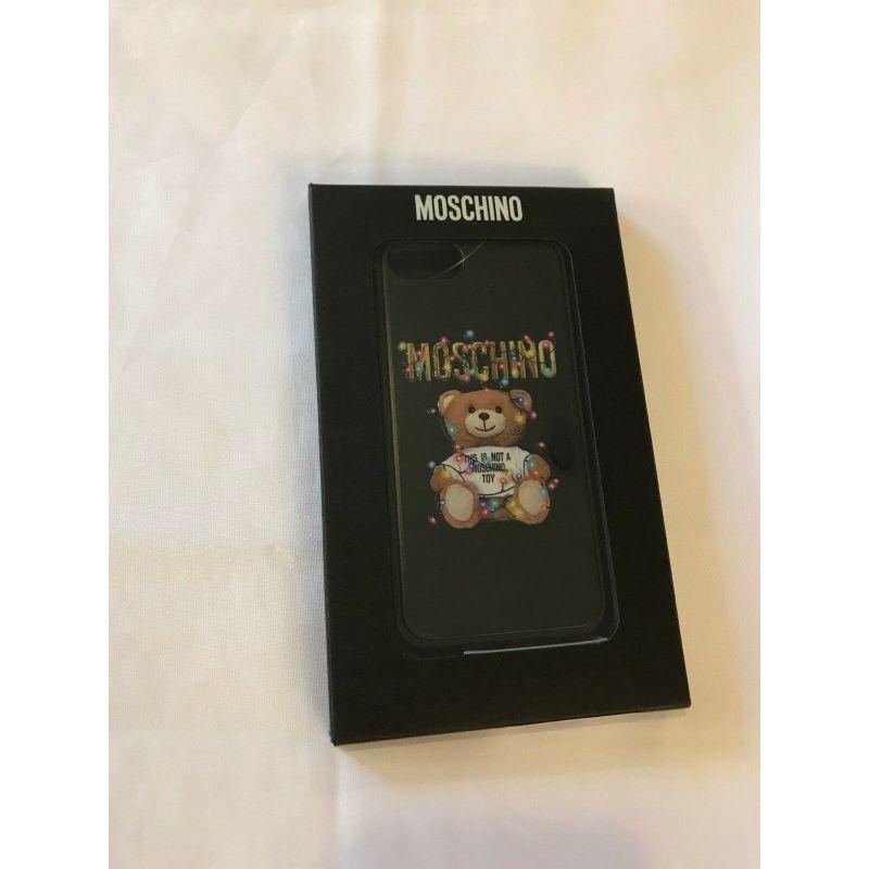 SS19 Moschino Couture Jeremy Scott Holday Christmas Teddy Bear Case for Iphone 8 In New Condition For Sale In Matthews, NC