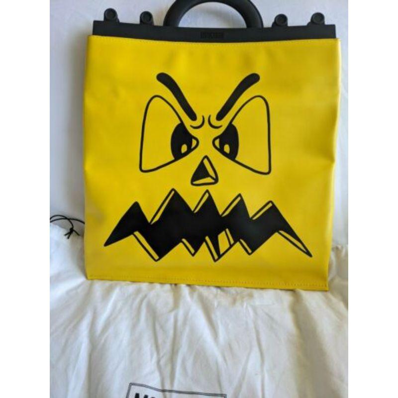 Jaune Moschino Couture - Fourre-tout en cuir jaune « Ghost Pumpkin Face » avec logo SS20 en vente