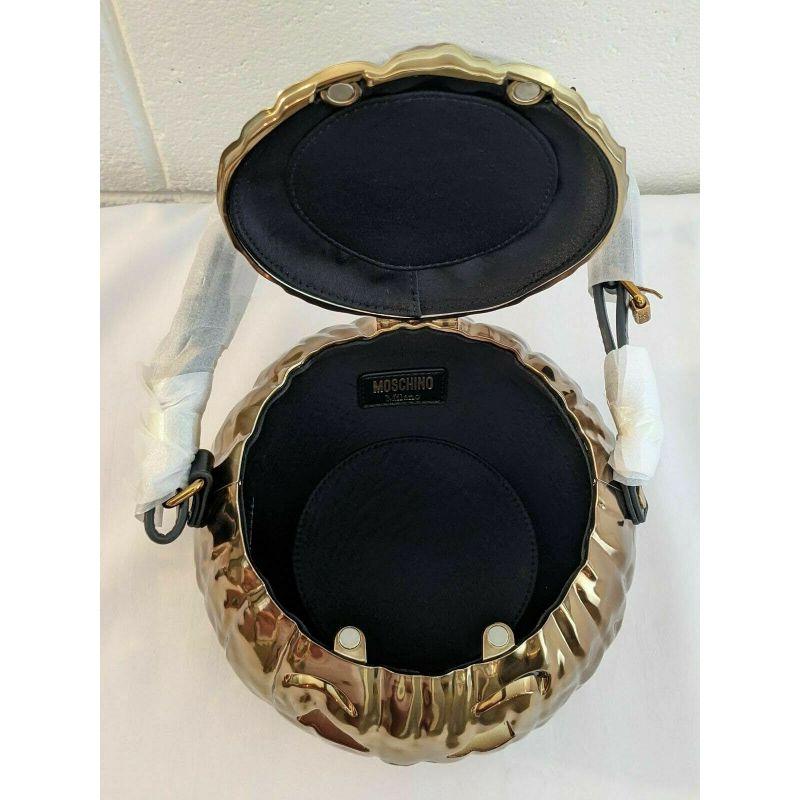 SS20 Moschino Couture Jeremy Scott Gold Pumpkin Laminated Bag Halloween Trick en vente 5