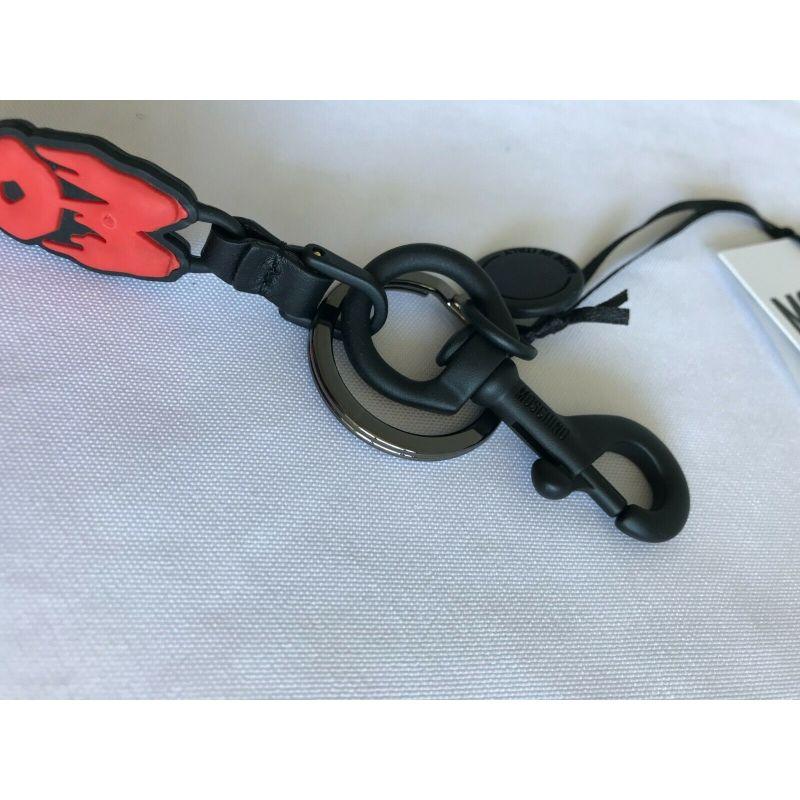 SS20 Moschino Couture Jeremy Scott Halloween schwarzer Schlüsselanhänger rot tropfendes Logo im Angebot 5