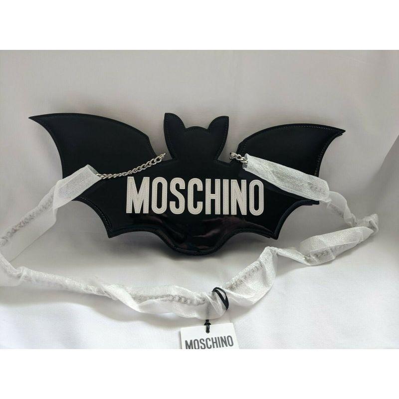 SS20 Moschino Couture Jeremy Scott Shiny Black Bat Bag Halloween Trick or Chic In New Condition For Sale In Matthews, NC