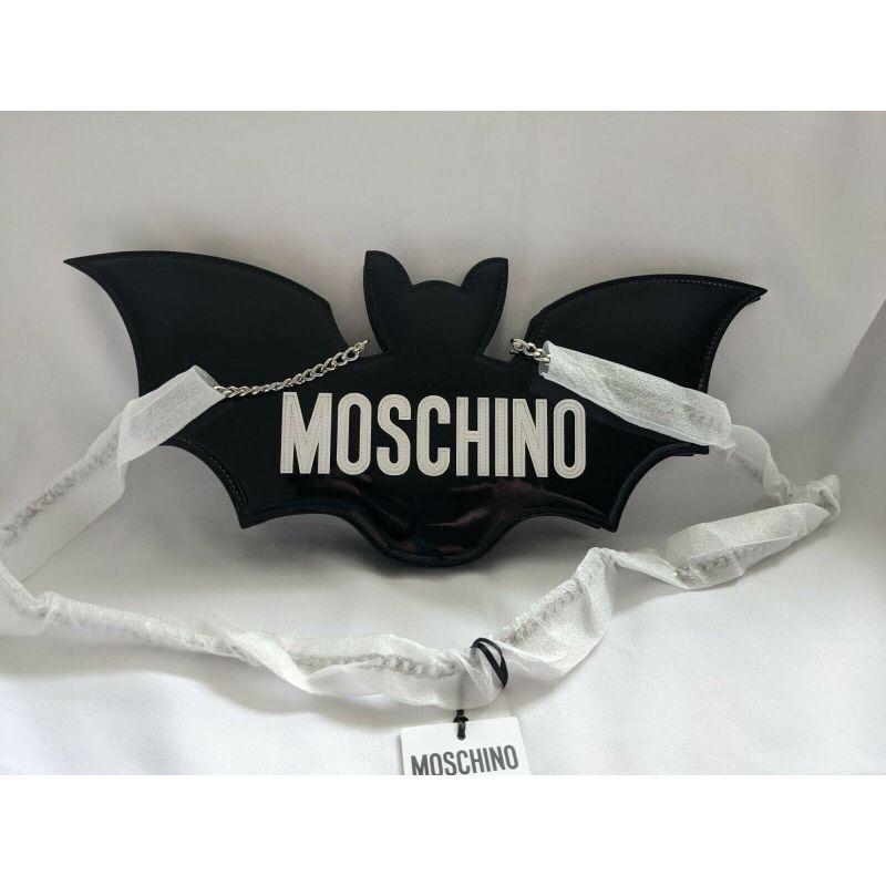 SS20 Moschino Couture Jeremy Scott Glänzend Schwarz Fledermaus Tasche Halloween Trick oder Chic im Zustand „Neu“ im Angebot in Los Angeles, CA