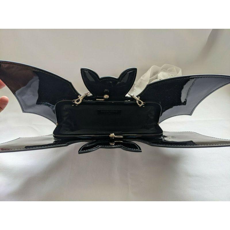 SS20 Moschino Couture Jeremy Scott Shiny Black Bat Bag Halloween Trick or Chic For Sale 2
