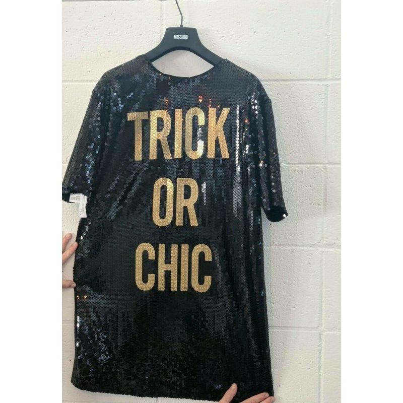 Robe Moschino Couture SS20 Jeremy Scott Trick ou Chic à paillettes noires/dorées 40 IT en vente 5