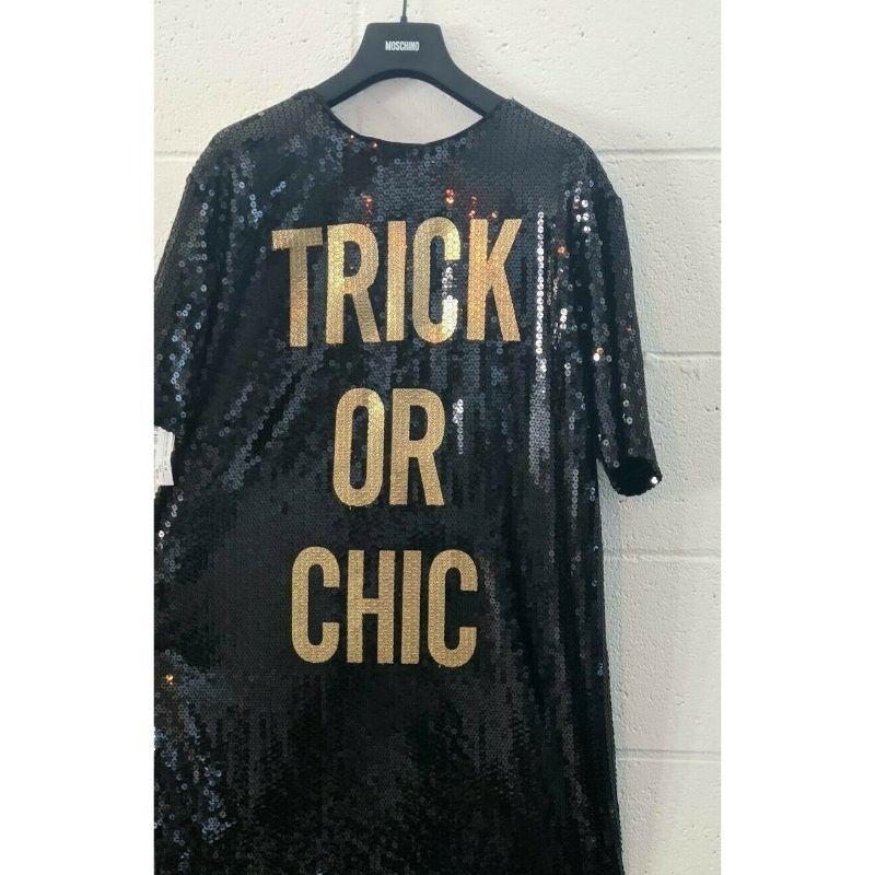 Robe Moschino Couture SS20 Jeremy Scott Trick ou Chic à paillettes noires/dorées 40 IT en vente 13
