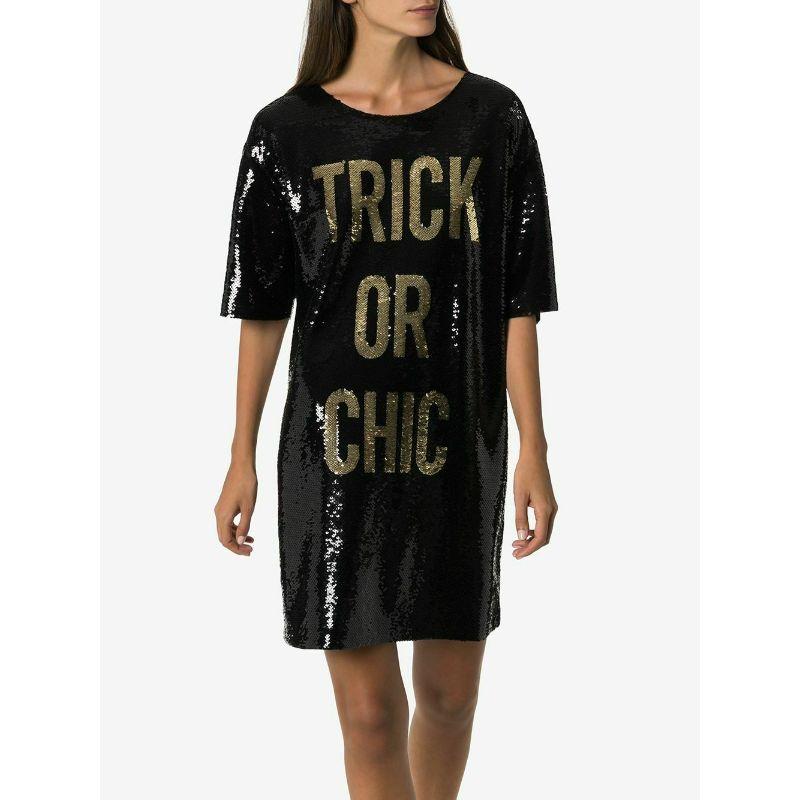 Robe Moschino Couture SS20 Jeremy Scott Trick ou Chic à paillettes noires/dorées 42 IT

Informations supplémentaires :
MATERIAL : Polyamide 96%, Spandex/Elastane 4%.
Couleur : Noir/Or    
Motif : Paillettes
Style : Mini
Taille : 42 IT
100%