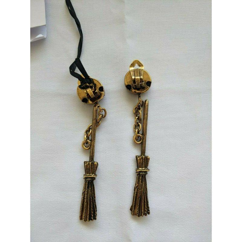 SS20 Moschino Couture Jeremy Scott Witch Broom Clip on Gold Earrings Trick /Chic For Sale 4