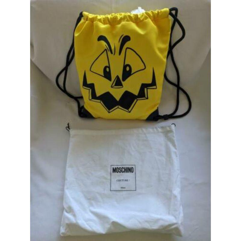 SS20 Moschino Couture Jeremy Scott Yellow Pumpkin Face Backpack Trick or Chic In New Condition For Sale In Palm Springs, CA