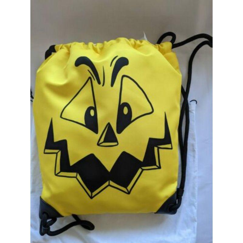 SS20 Moschino Couture Jeremy Scott Yellow Pumpkin Face Backpack Trick or Chic For Sale 5
