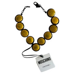 Collier jaune Moschino Couture Picasso à pois surdimensionnés SS20 de Jeremy Scott