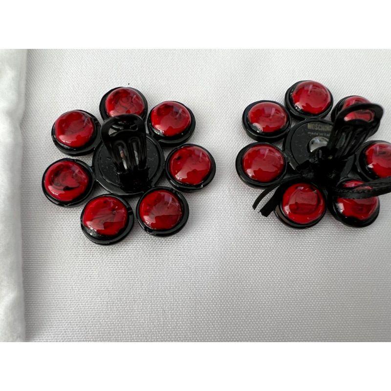 Women's SS20 Moschino Couture Picasso Red Black Flower Clip-on Earrings by Jeremy Scott For Sale