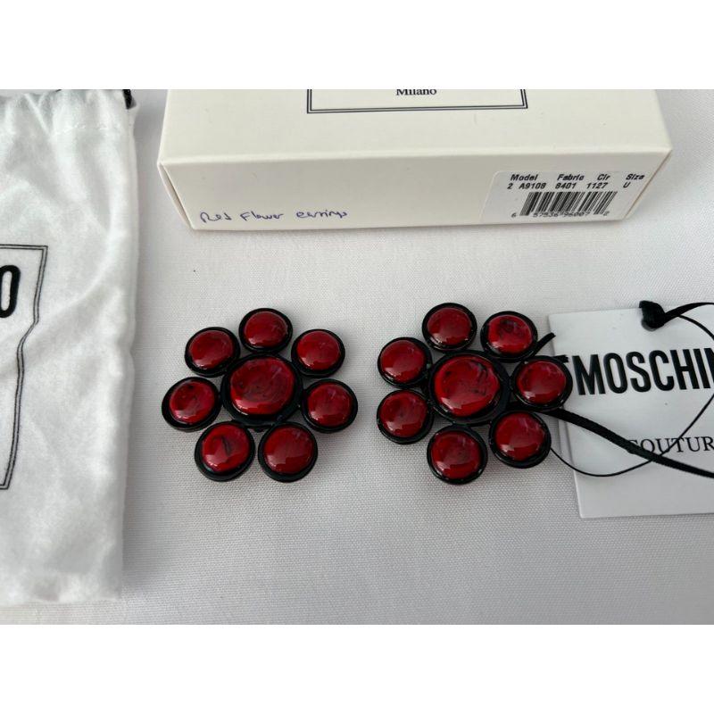 SS20 Moschino Couture Picasso Red Black Flower Clip-on Earrings by Jeremy Scott For Sale 4