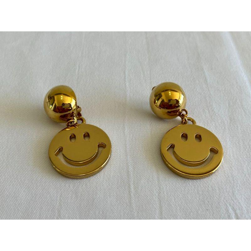 SS20 Moschino Couture Smiley Gold Tone Clip-on Drop Earrings by Jeremy Scott In New Condition For Sale In Palm Springs, CA