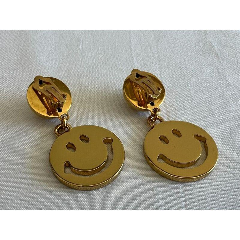 Women's SS20 Moschino Couture Smiley Gold Tone Clip-on Drop Earrings by Jeremy Scott For Sale