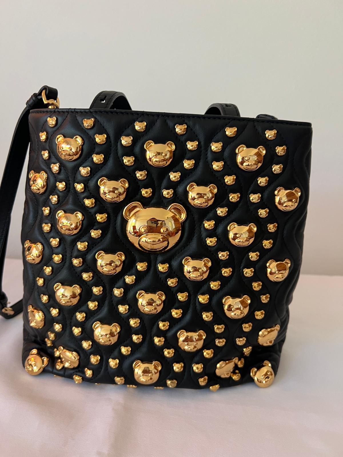 SS21 MOSCHINO Couture Jerem Black Leather Shopper With All Over Gold Teddy Bears In New Condition In Los Angeles, CA