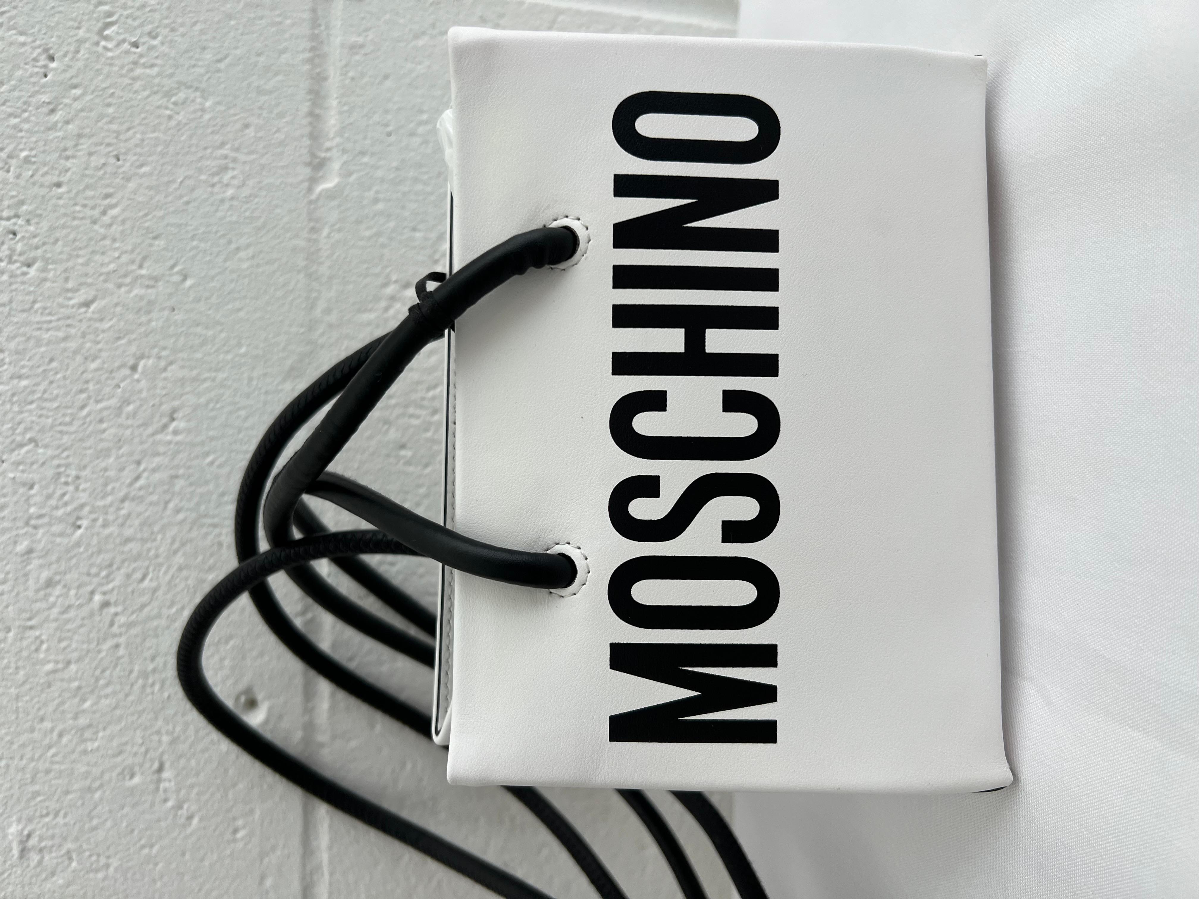 SS21 Moschino Couture Jeremy Scott White Leather Mini Shopper Shoulder Bag Logo For Sale 1