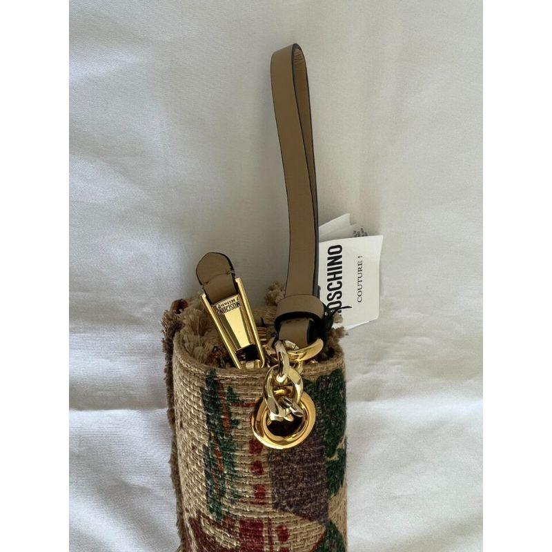 SS21 Moschino Couture Moschino Farms Cow Tater Handtasche für das Handgelenk von Jeremy Scott im Angebot 3