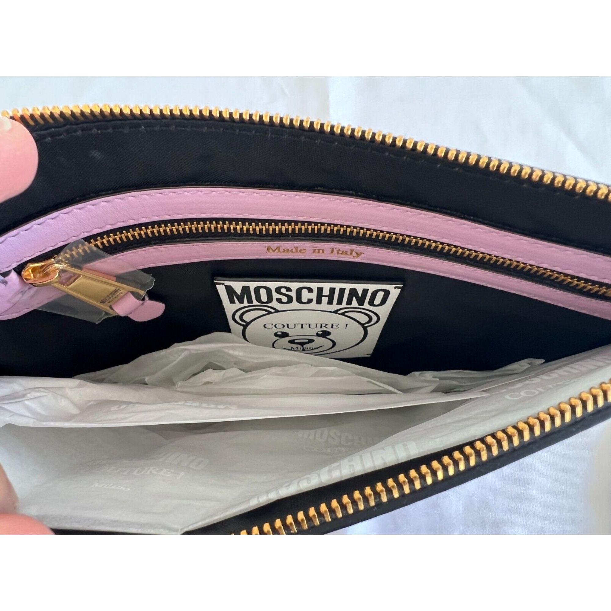 SS21 Moschino Couture Pink Clutch with Embroidered Teddy Bear by Jeremy Scott In New Condition For Sale In Palm Springs, CA