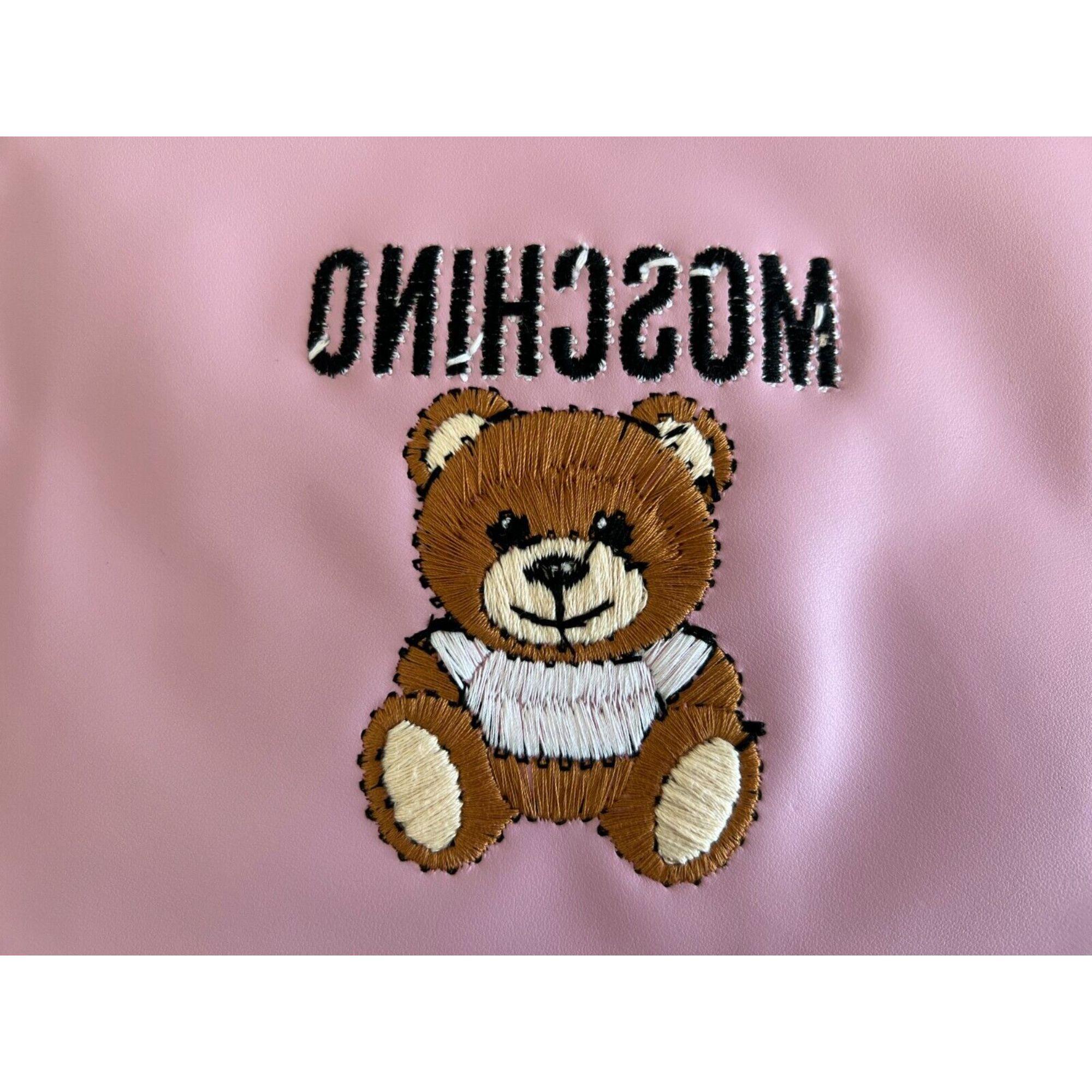 SS21 Moschino Couture Pink Clutch with Embroidered Teddy Bear by Jeremy Scott For Sale 4