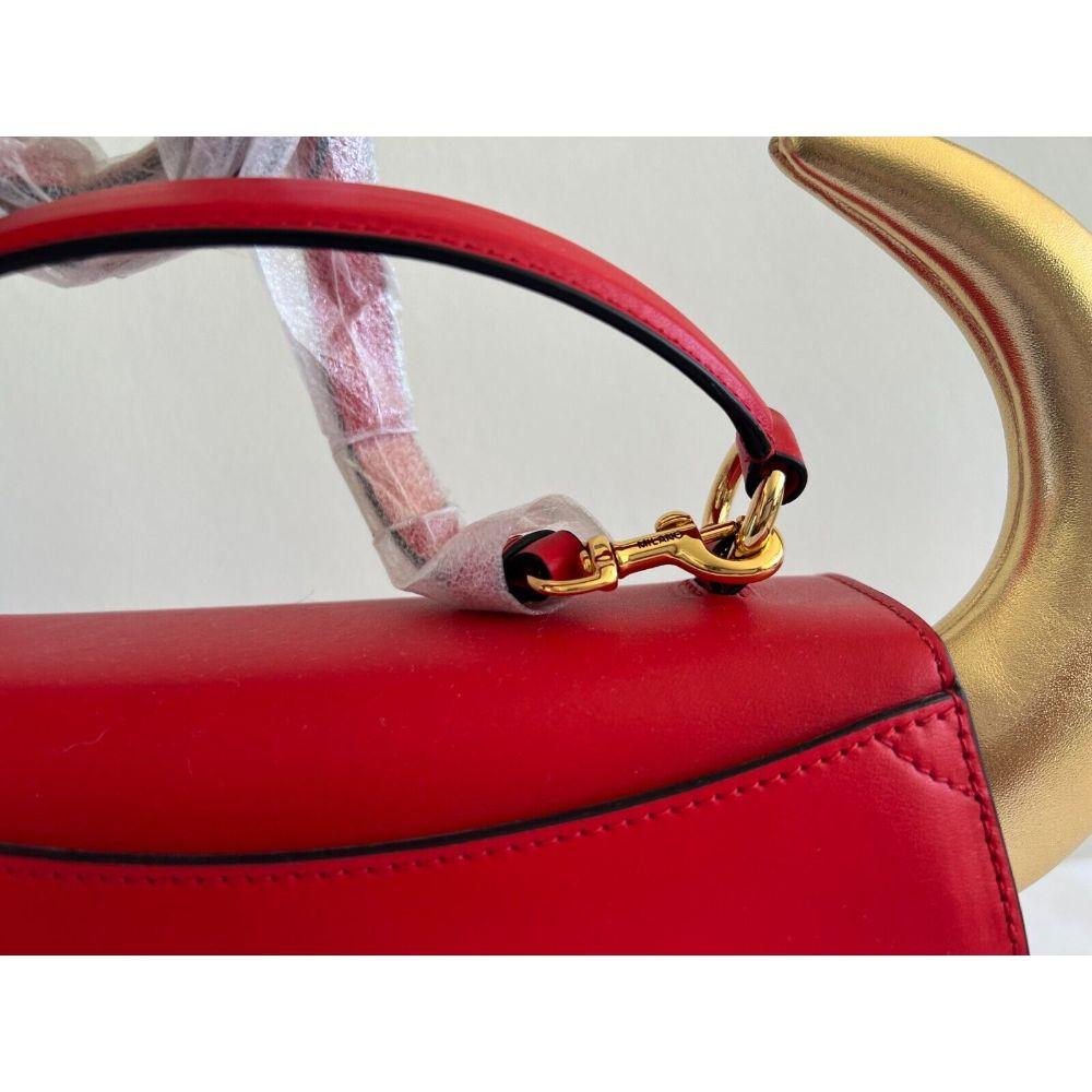 SS21 Moschino Couture Red Bullchic Horn-Detail Shoulder Bag by Jeremy Scott For Sale 1
