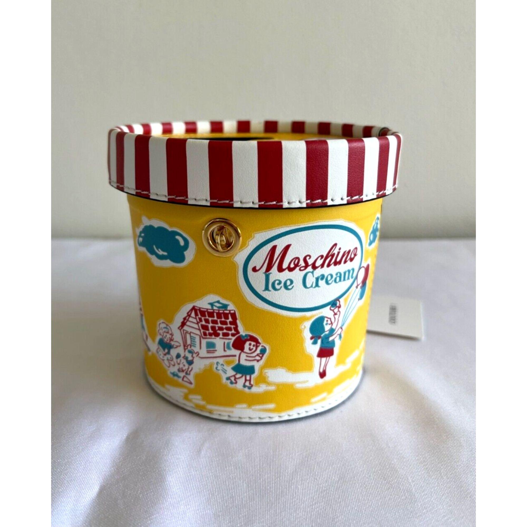 Moschino Couture sac à bandoulière en cuir banane fendue crème glacée, SS22 en vente 3