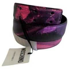 Used SS22 Moschino Couture Brushstroke Purple Black Leather Logo Belt by Jeremy Scott