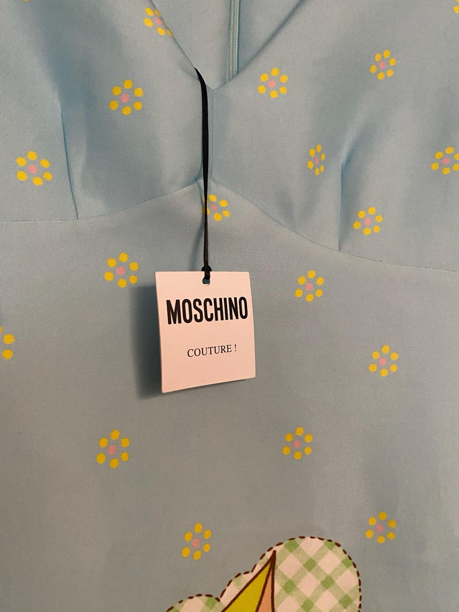 SS22 MOSCHINO Couture Jeremy Scott Vestido de osito azul fantasía de manga larga para niño en venta 5