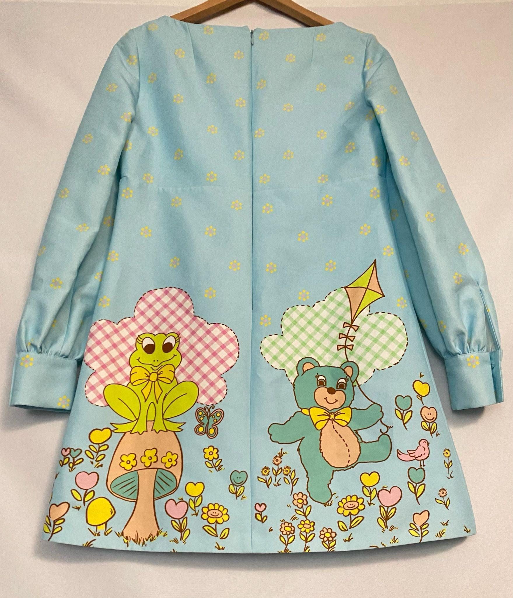 SS22 MOSCHINO Couture Jeremy Scott Vestido de osito azul fantasía de manga larga para niño Gris en venta