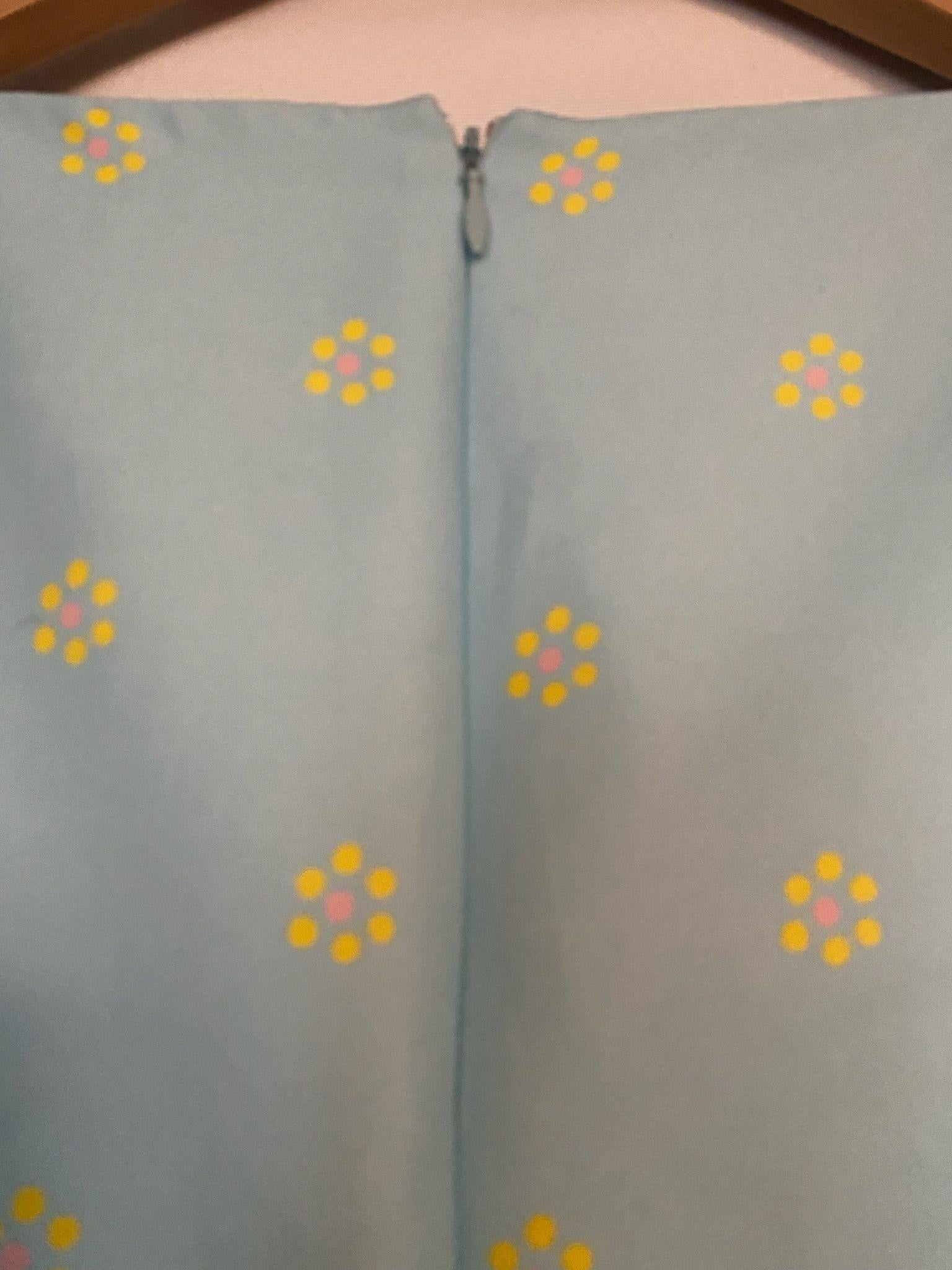 SS22 MOSCHINO Couture Jeremy Scott Vestido de osito azul fantasía de manga larga para niño en venta 3