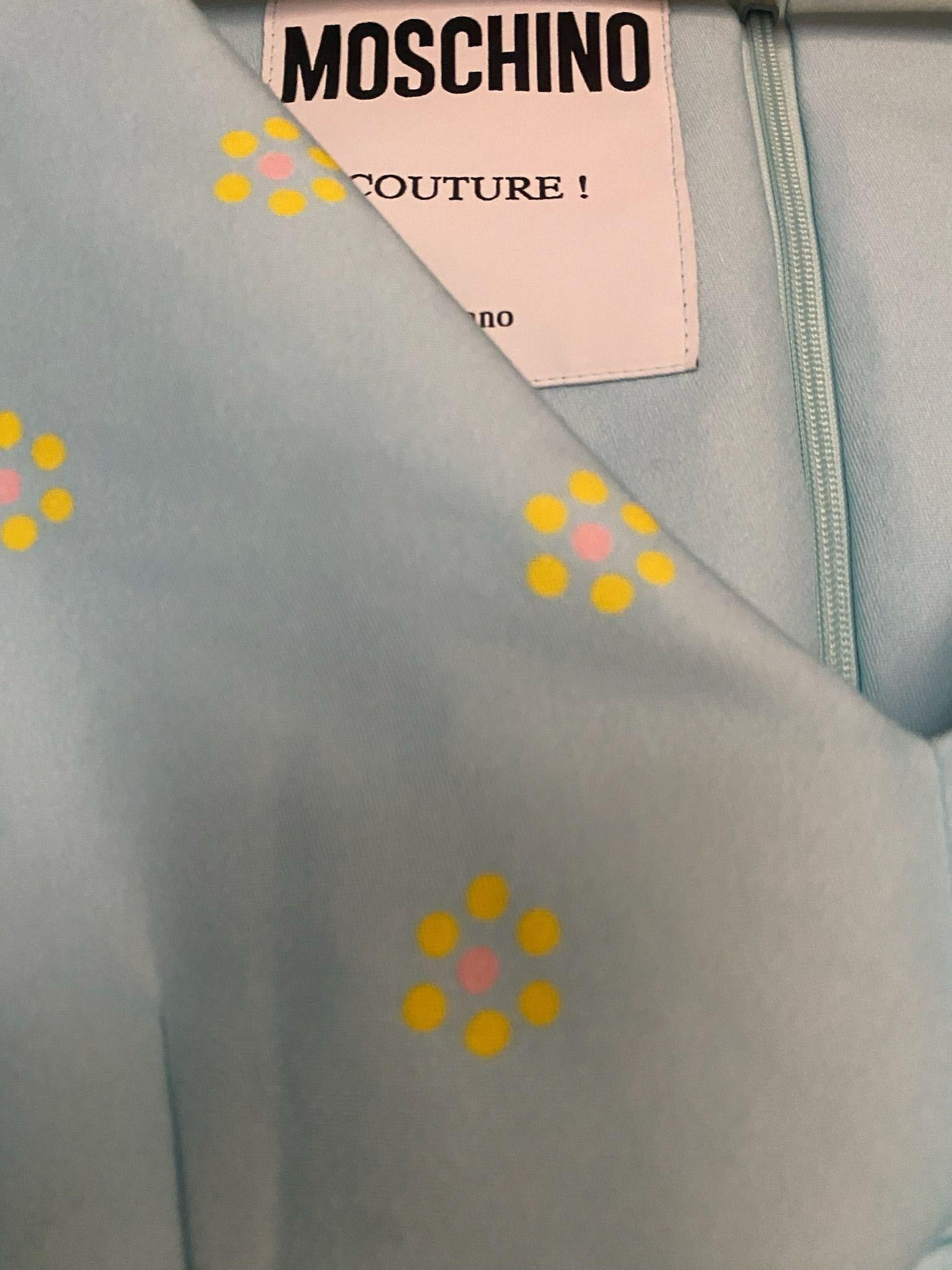 SS22 MOSCHINO Couture Jeremy Scott Vestido de osito azul fantasía de manga larga para niño en venta 4
