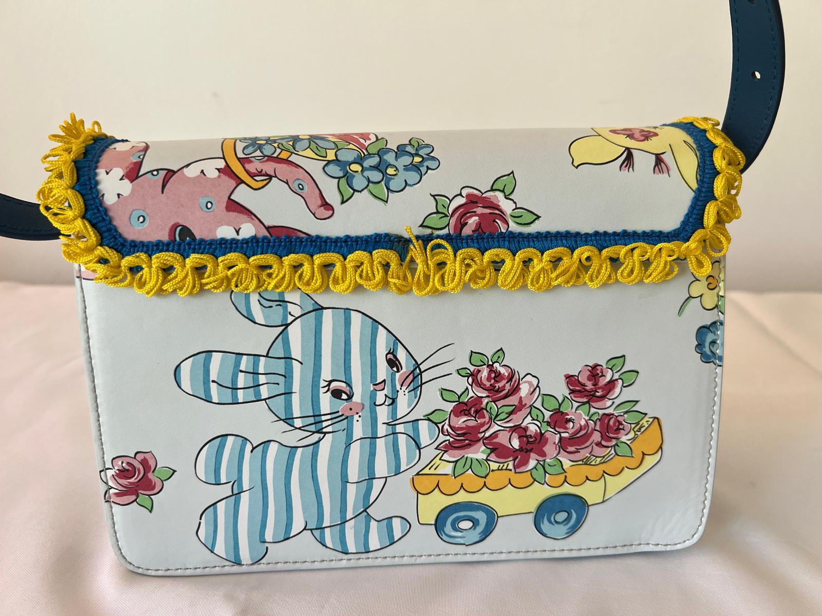 SS22 MOSCHINO Couture Jeremy Scott Bolso de hombro Fantasía Gato Floral 'M' infantil en venta 2