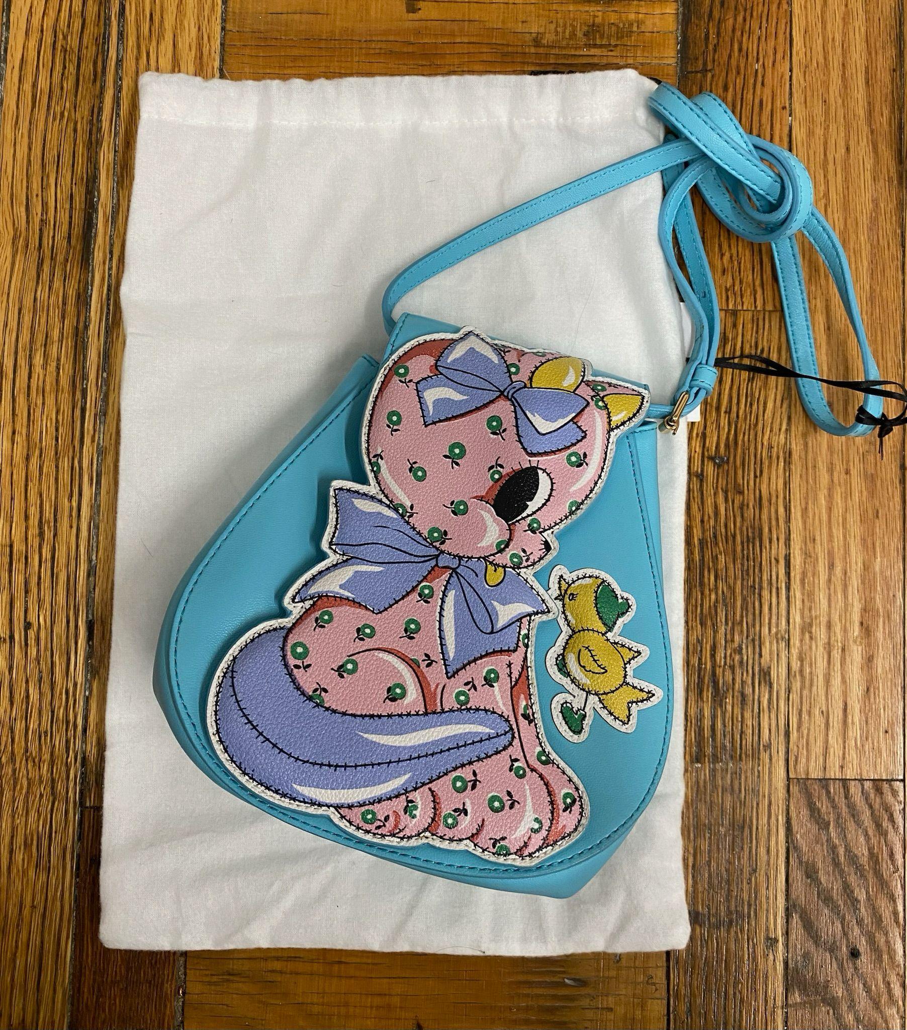 *Deadstock Rare Item!*
MOSCHINO COUTURE

 Child's Fantasy Pink Animal Yellow Bird Bag

SS22 collection by Jeremy Scott


MSRP $795+tax!

SUPER CUTE!

100% Authentic!!!



Condition: Brand new with tags, original Moschino dust bag included

Color: