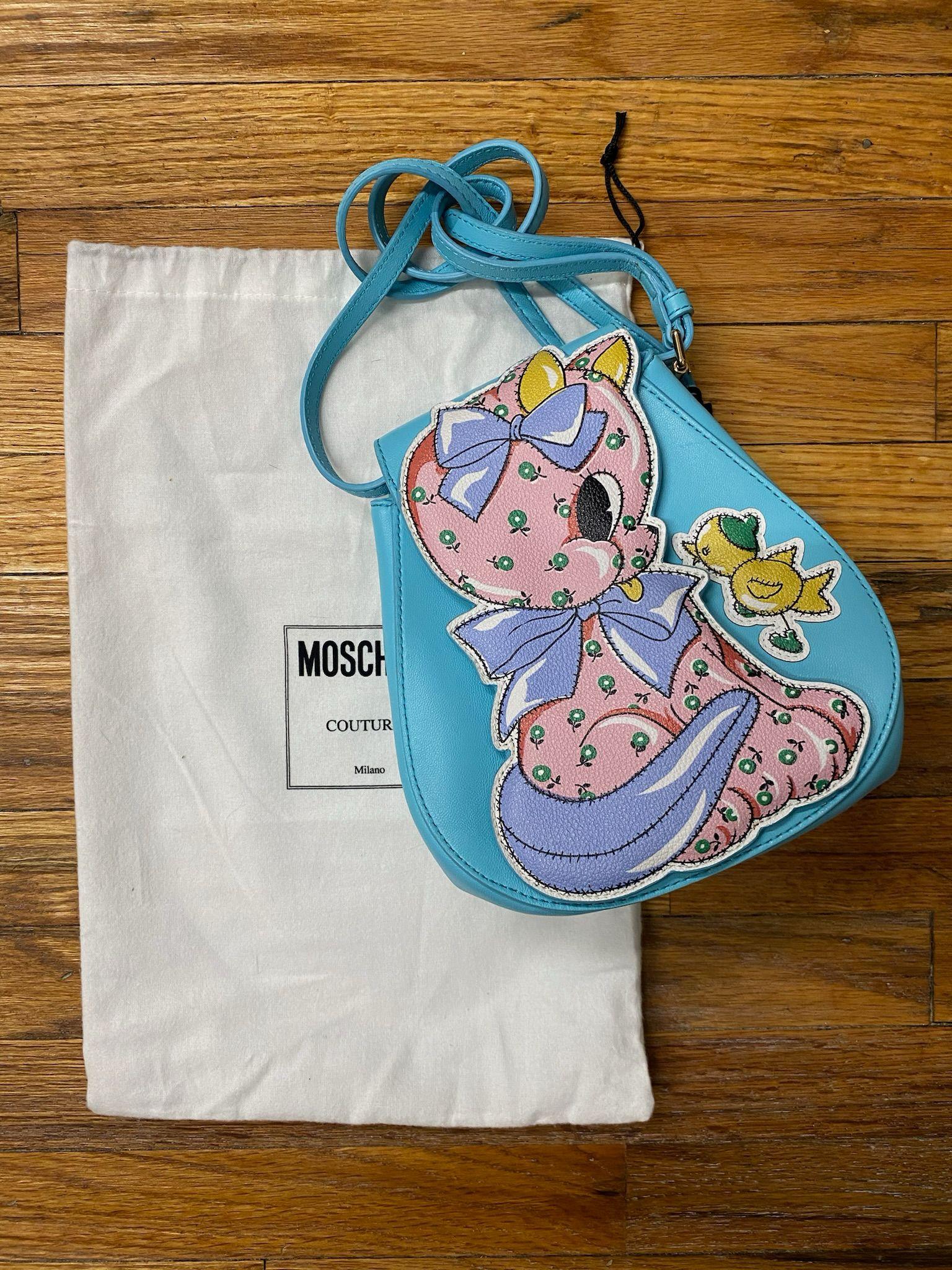 SS22 MOSCHINO Couture Jeremy Scott Child's Fantasy Pink Animal Yellow Bird Bag In New Condition For Sale In Los Angeles, CA