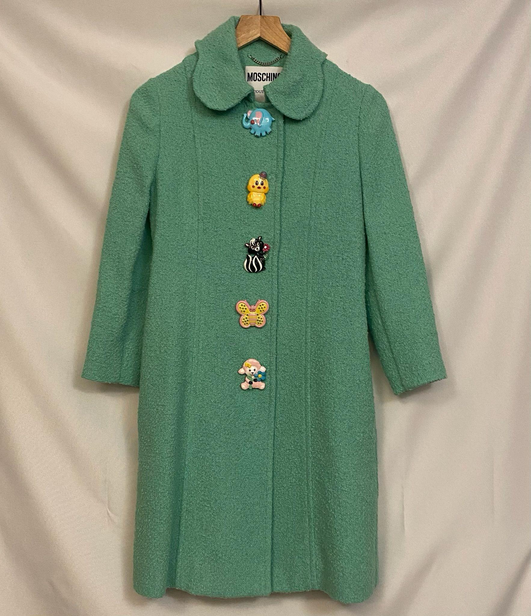 SS22 MOSCHINO Couture Jeremy Scott Chaqueta de niño con botones de animales turquesa en venta 6