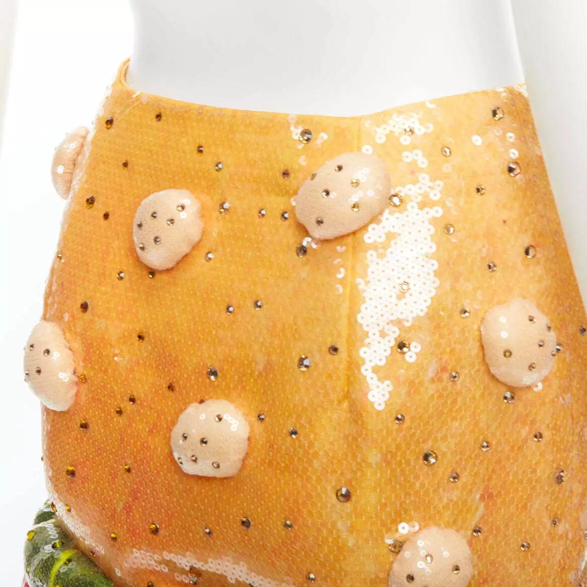 MOSCHINO Couture jupe Hamburger embellie de sequins Jeremy Scott, SS22 en vente 7
