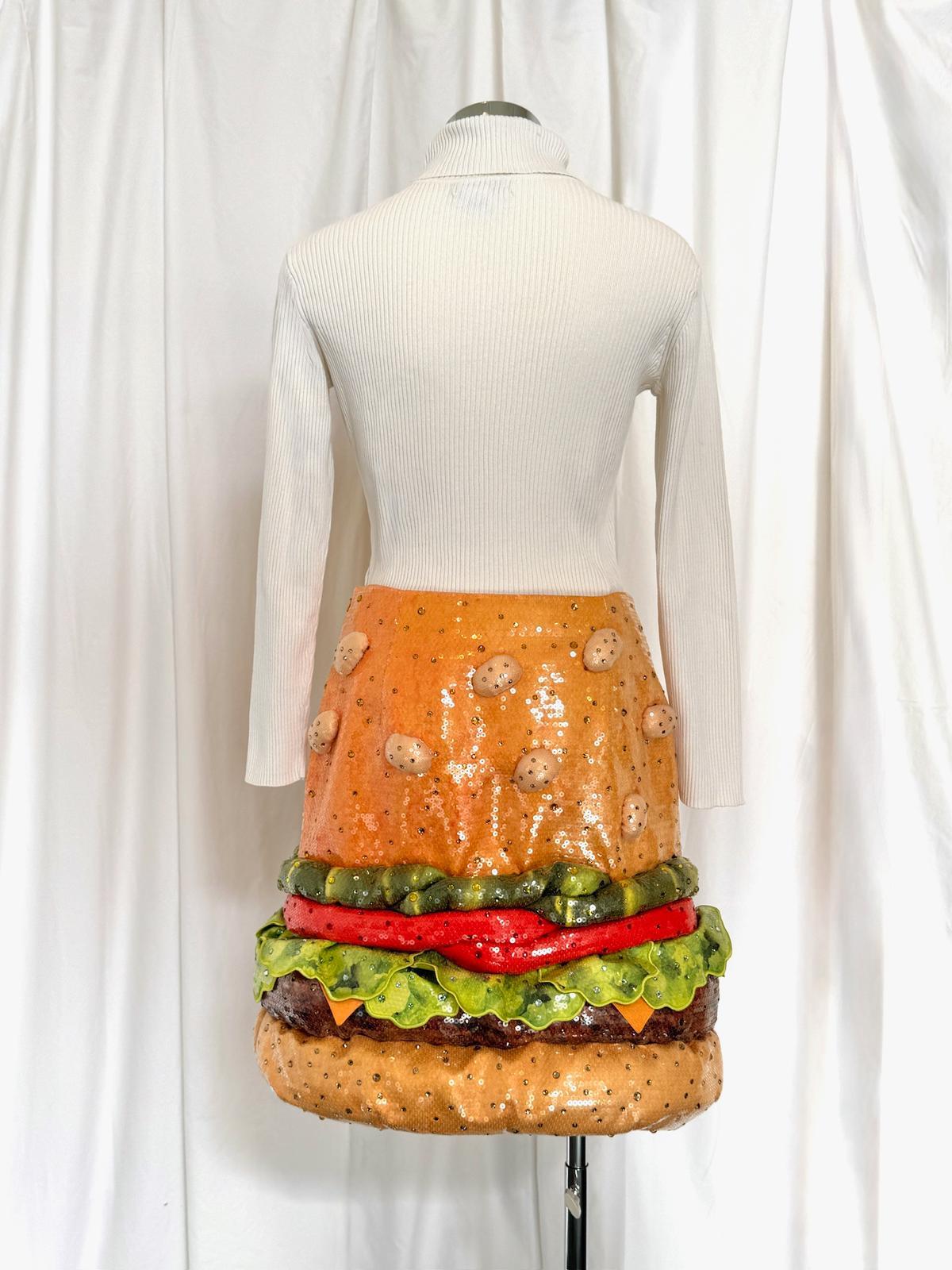 MOSCHINO Couture jupe Hamburger embellie de sequins Jeremy Scott, SS22 en vente 10