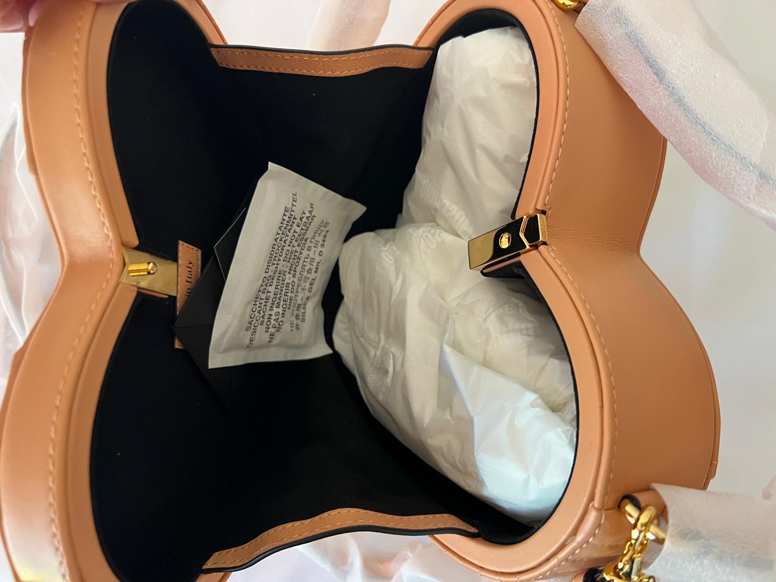 SS22 MOSCHINO Couture Jeremy Scott Peach Heart Shaped Leather Biker Jacket Bag For Sale 7