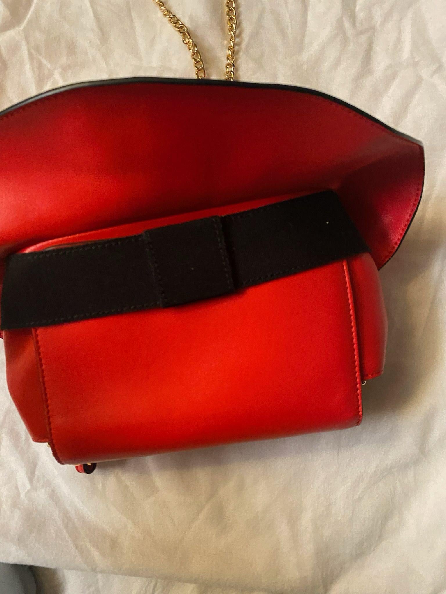 SS22 MOSCHINO Couture Jeremy Scott Red Hat Shaped Shoulder Wristlet Bag For Sale 7