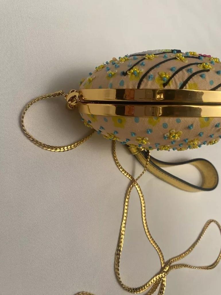 SS22 MOSCHINO Pañuelo de hombro Bolsa Cara de Gato Corazón Melocotón Cuentas Lentejuelas en venta 2