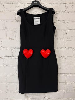 SS23 Moschino Couture Mini abito nero senza maniche a doppio cuore