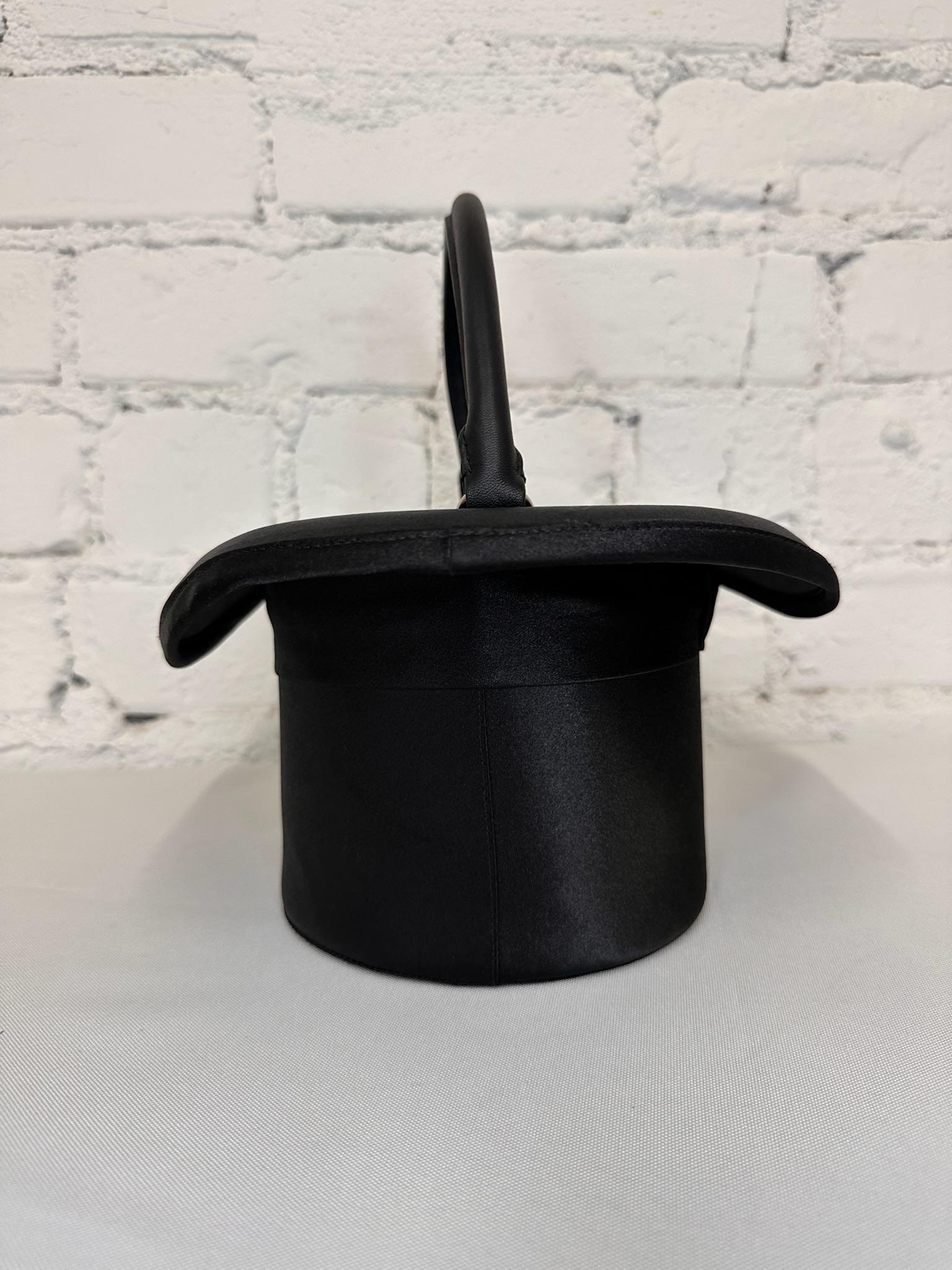 SS23 MOSCHINO Couture Jeremy Scott Black Round Top Fedora Hat Shaped Handbag im Angebot 2